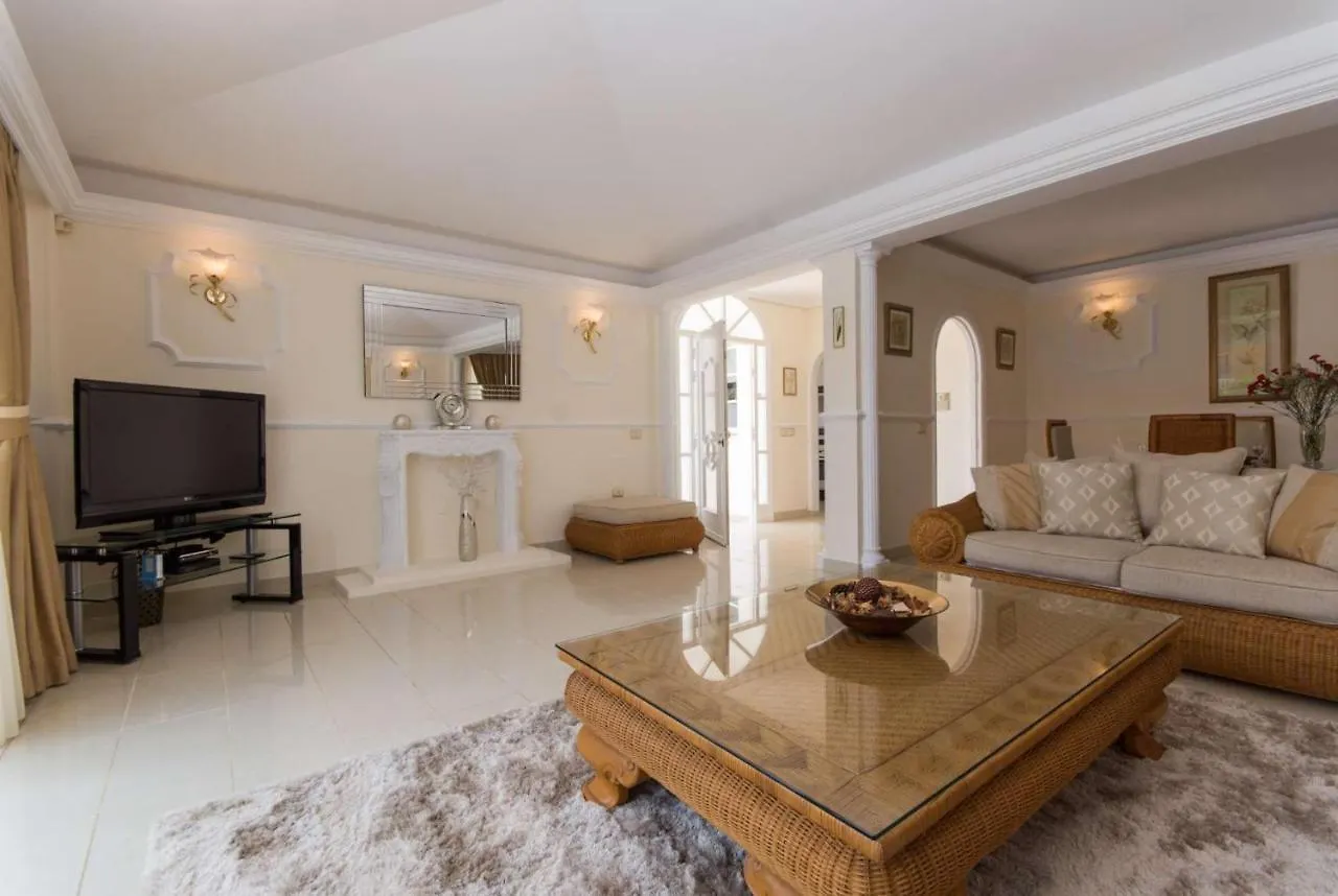 The Willows Villa Callao Salvaje